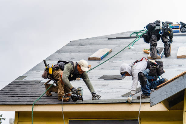 Professional Gutter Installation technician working in Schaumburg, IL